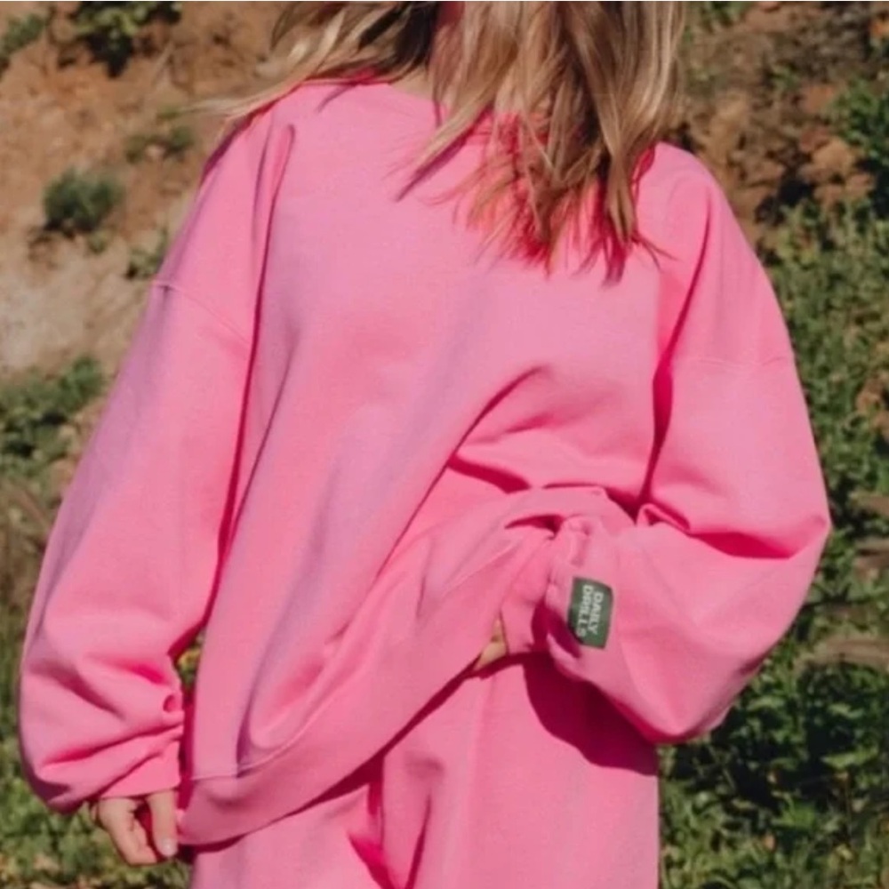 DAILY DRILLS PINK (CHEEKS) OVERSIZED SWEATSHIRT
